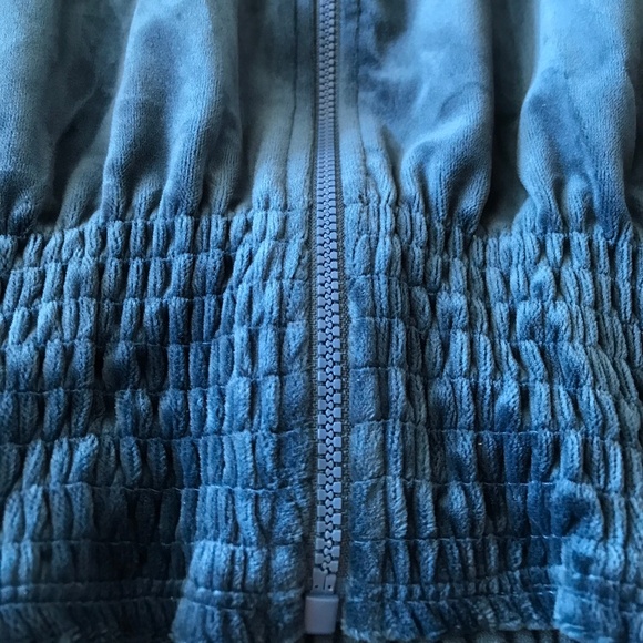 NWT ANTHROPOLOGIE TURQUOISE VELOUR HOODED ZIP UP. - Picture 4 of 11